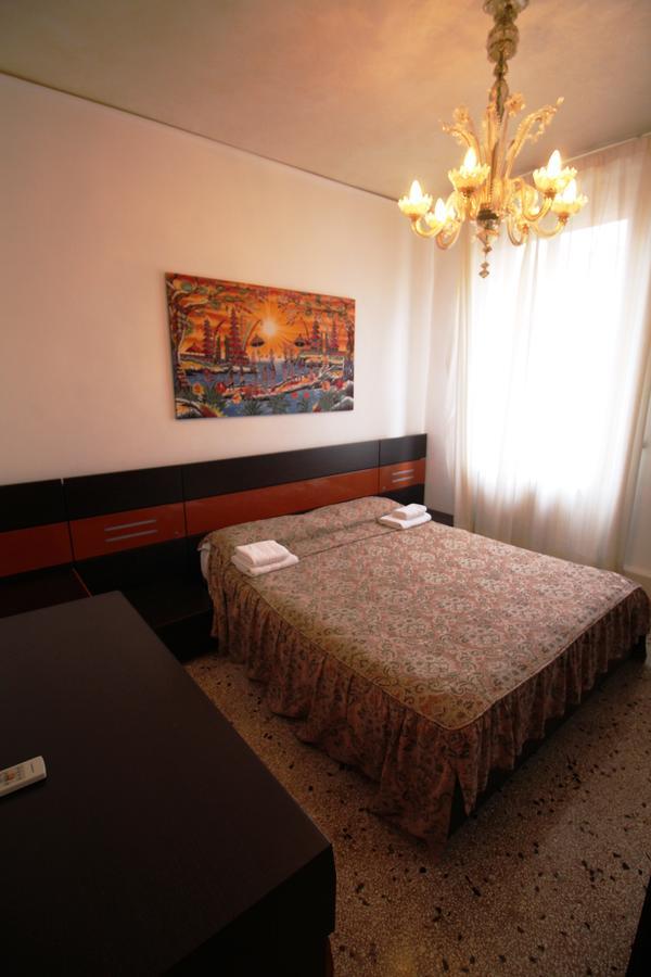 Venezianamente Apartments - Venice City Centre Екстер'єр фото